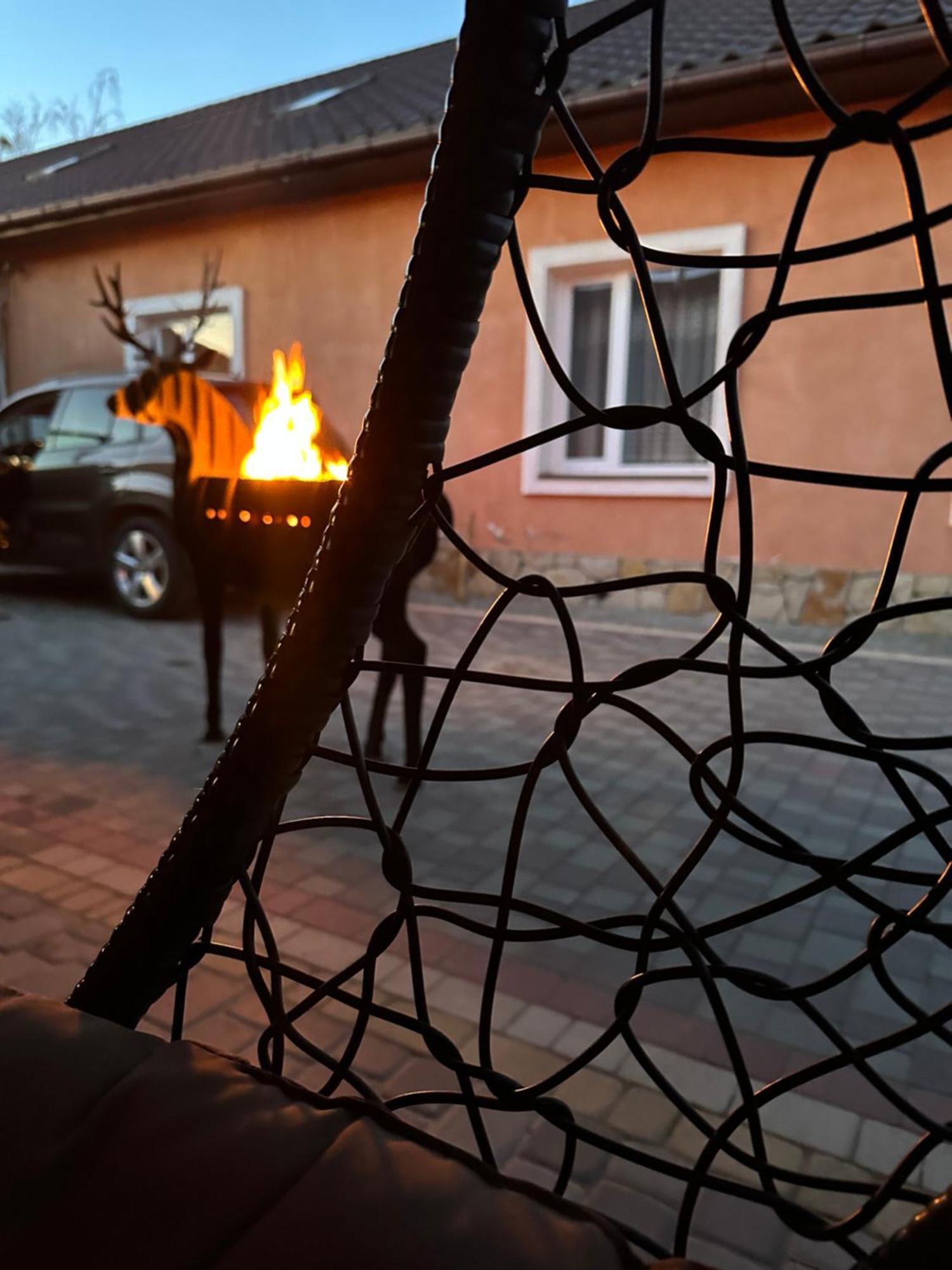 Лукі Villa Sviteaz Exterior foto